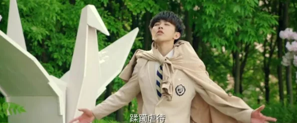 男生把坤坤放到女生的定眼里，意外引发校园内外热议与讨论，众人纷纷发表看法和感受