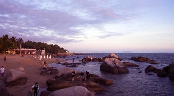 海角大神最强披风少年：讲述一个年轻人在神秘海角的冒险旅程中，如何凭借超凡的能力和勇气，成为传奇英雄的故事