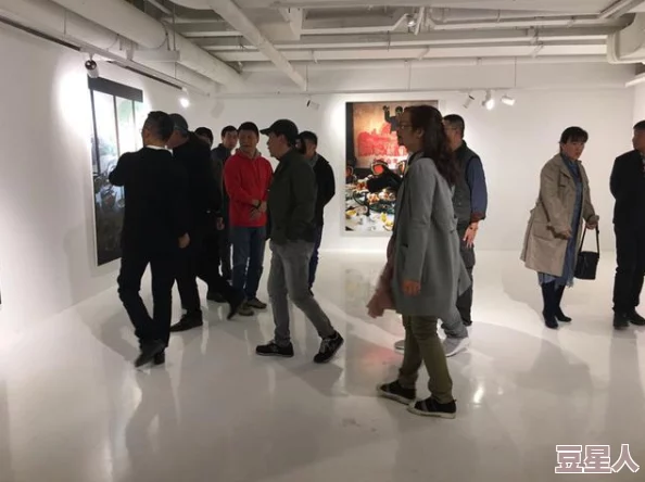 吕芳刘海刘波：三位艺术家在当代艺术展中的新作与创作理念的深入探讨与交流进展