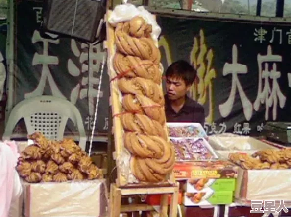 老镖客城中村探店达人破解：独家曝光隐藏美食，新晋网红店引爆全城，食客排队疯狂！