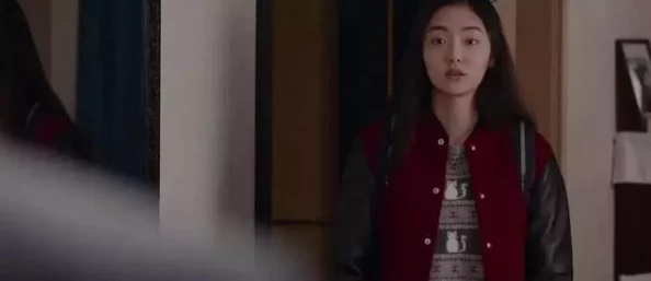 特级BBBBBBBBB成人片：传闻女主角与知名导演私下交往，背后故事引发热议！