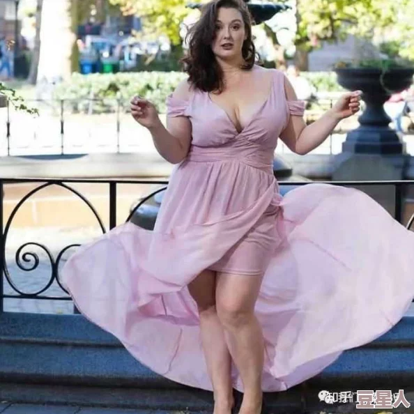 特大妓女BBwBBWBBw：惊现震撼世人的丑闻，背后隐藏的秘密和黑暗交易令人匪夷所思！