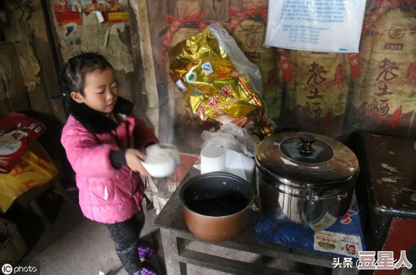 老爸当家四姐妹一起做饭在哪一集？意外曝光精彩瞬间，瞬间引发观众热议！