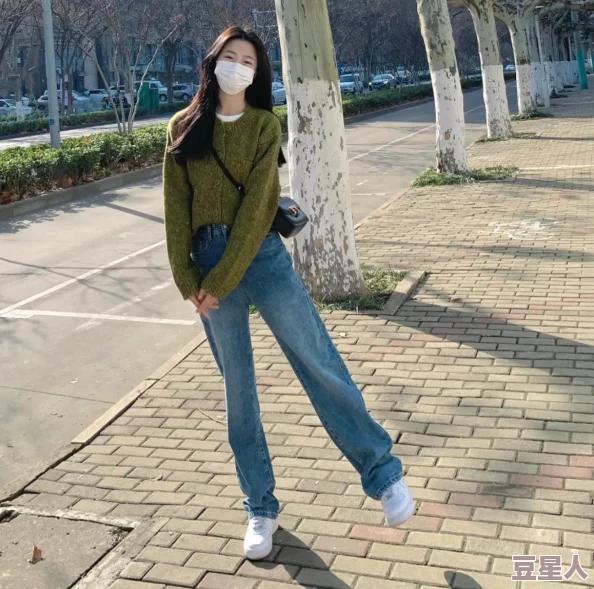 开襟妠西时尚：探讨这一独特风格如何融合传统与现代元素，展现个性化的穿搭魅力与文化内涵