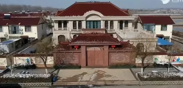 谁是首富红色角色大揭秘：新版本中哪个角色成为换选热门？