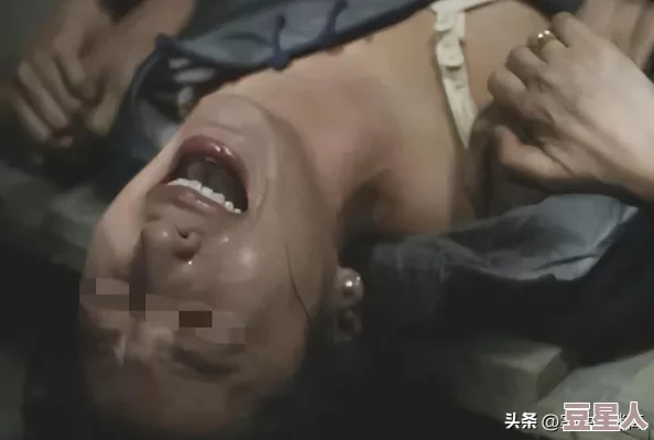 四川少妇BBB凸凸凸BBB按摩，讲述了一位年轻女性在按摩过程中所经历的独特体验与感受，以及她对生活和放松方式的思考