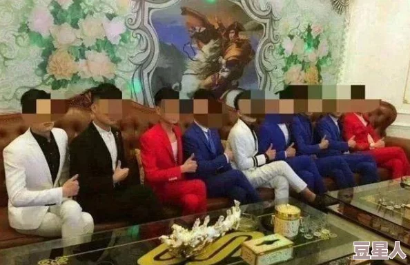 同志猛躁KTV男鸭＂被曝光：神秘团体幕后操控，背后真相令人震惊，行业潜规曝光，触目惊心！