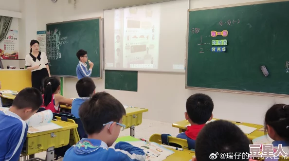 爽好舒服快受不了了老师，学生们热议新学期课程安排与教学方式的变化引发广泛关注