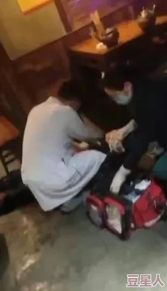 被男人吃奶添下面好舒服视频，近日网络热传引发众多网友讨论，究竟这种内容对社会风气有何影响？