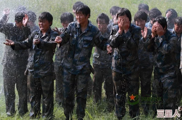 女兵性史bd：揭示女性军人在战斗与情感中的复杂经历，挑战传统观念与社会偏见，引发广泛讨论与关注