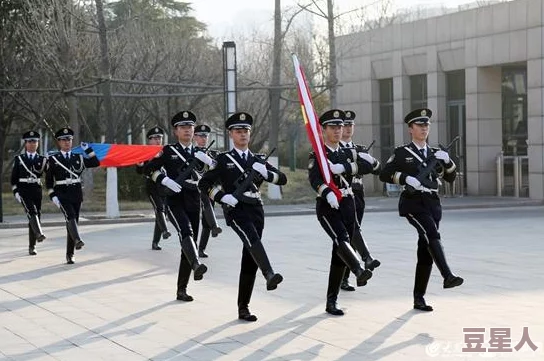 敬礼护卫搭配：新款制服与装备亮相，提升仪式感与安全性，引发广泛关注和讨论