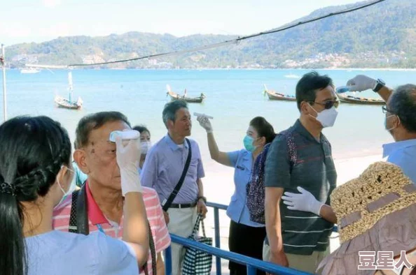 搡bbbb搡bbbb泰国：近期泰国旅游业复苏，吸引大量游客前往体验独特文化与美食