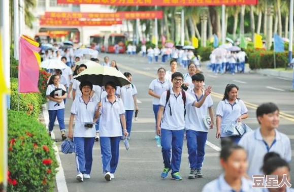 河南实验中学红色校服被指掉色严重影响学生健康